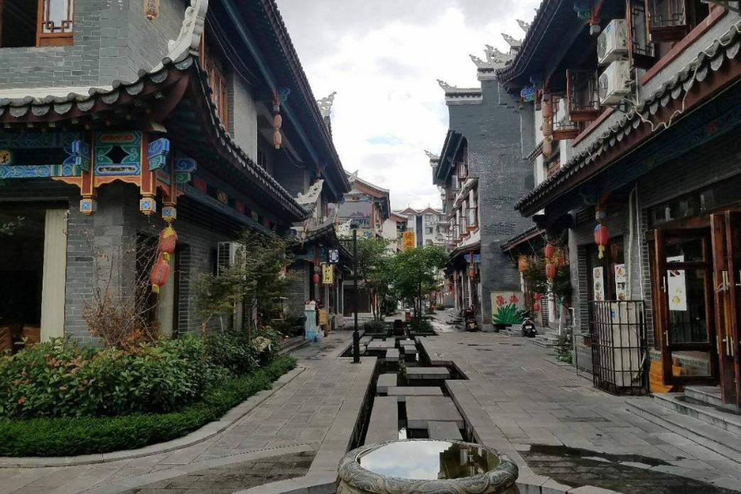 请问：我在手机店买了一个MGlm1手机被套了，网上卖868元，却做了分期2899元，可以挽回损失吗游戏画面